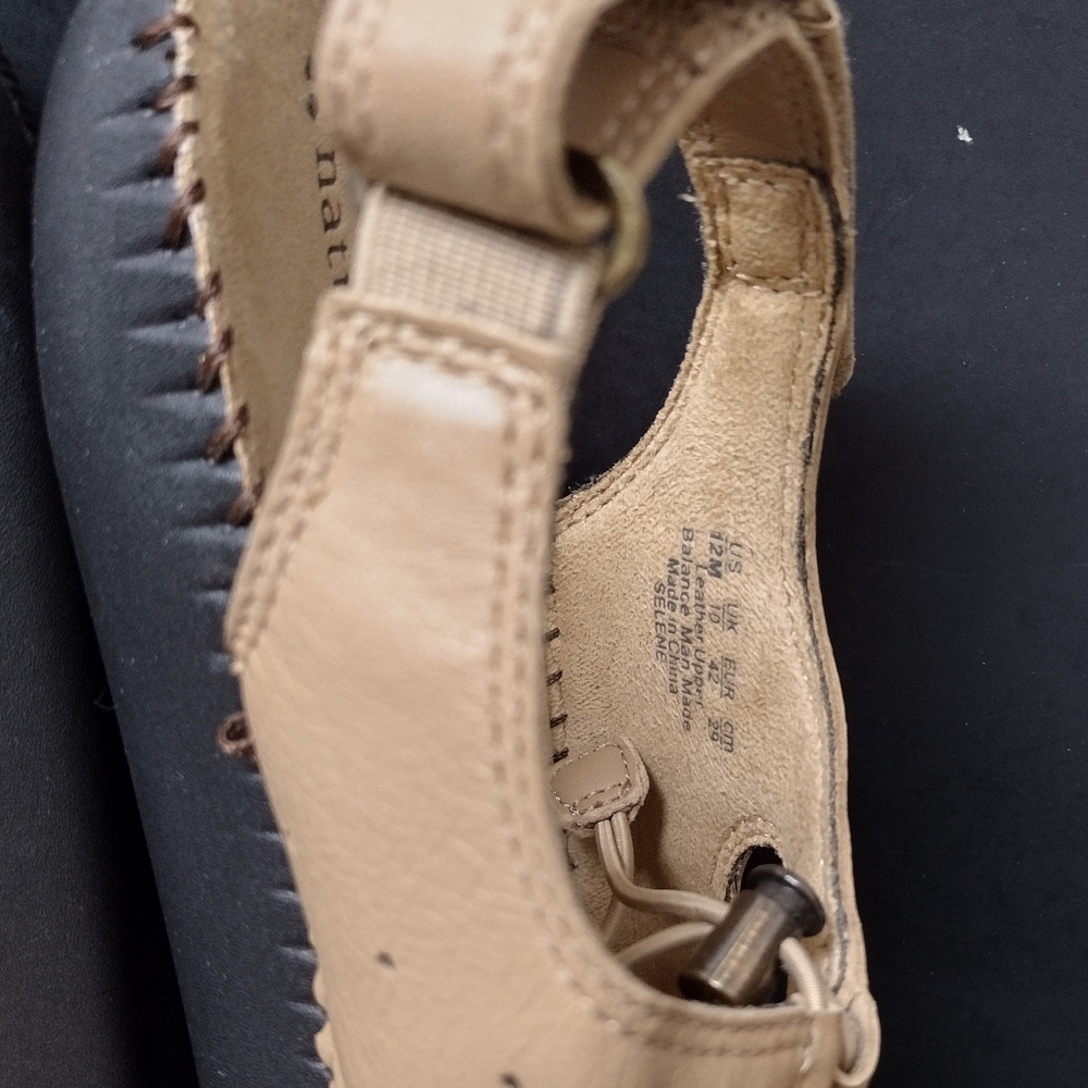 -NATURALIZER - WONEN'S BROWN LEATHER SCOUT FLAT  SANDALS SIZE 12.M - Picture 7 of 9